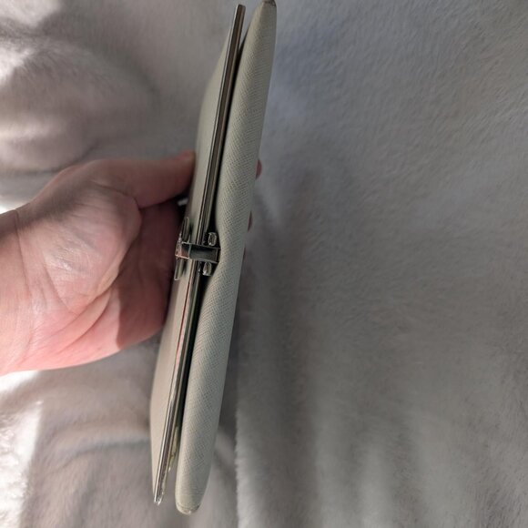 Authentic Salvatore Ferragamo White Leather Gancini Organizer - Picture 10 of 16